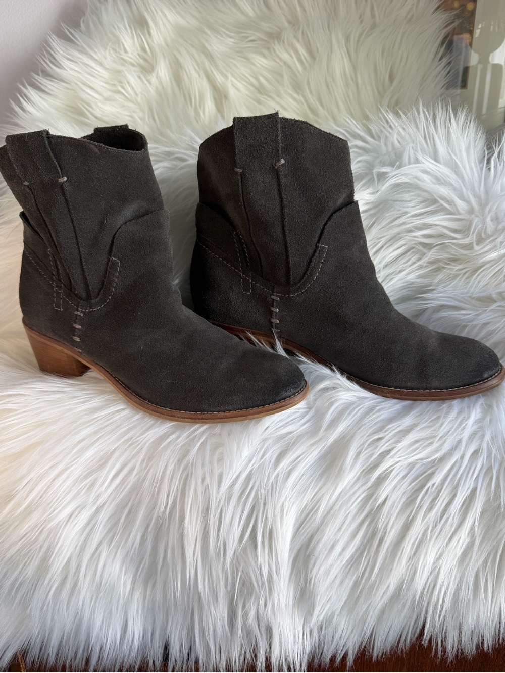 Dolce Vita Charcoal Black Suede Western-Style Ankle Boots 8.5